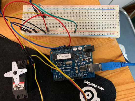 2 servo motor arduino code